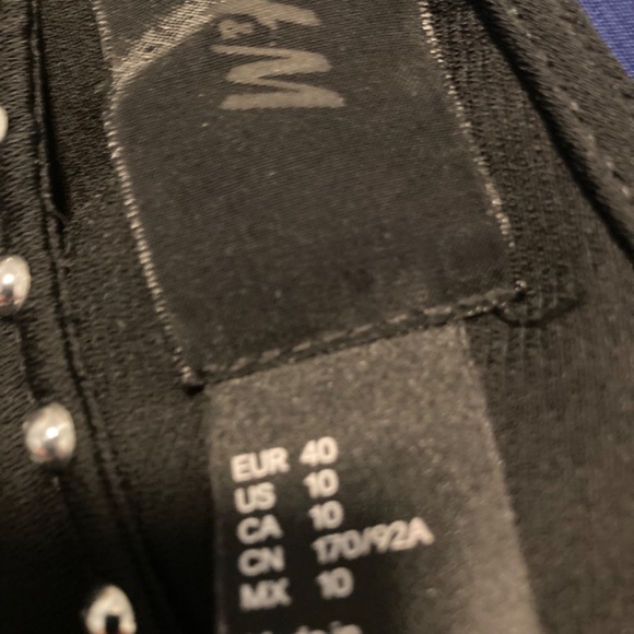 Top with studs - Picture 2 of 2